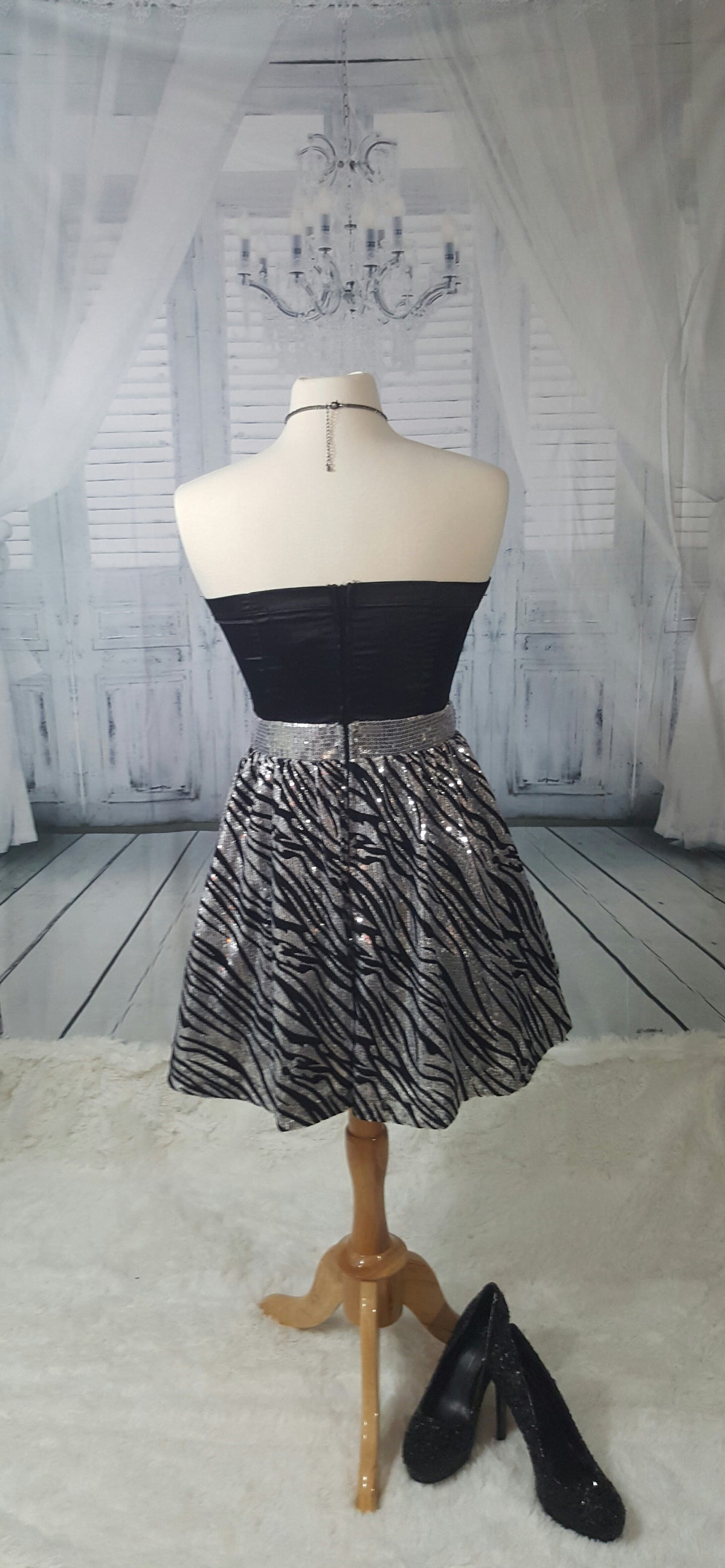 Shimmering Strapless Party Dress