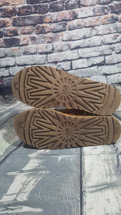 UGG  - Stylish  Gold Boots